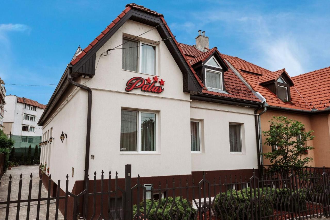 Palas Boutique Segesvár Kültér fotó