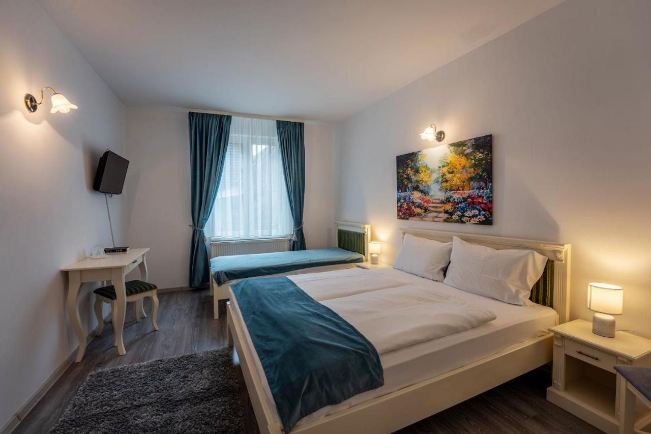 Palas Boutique Segesvár Kültér fotó