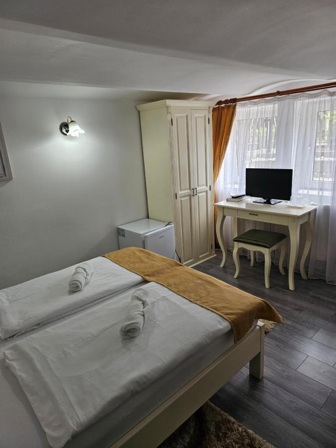 Palas Boutique Segesvár Kültér fotó