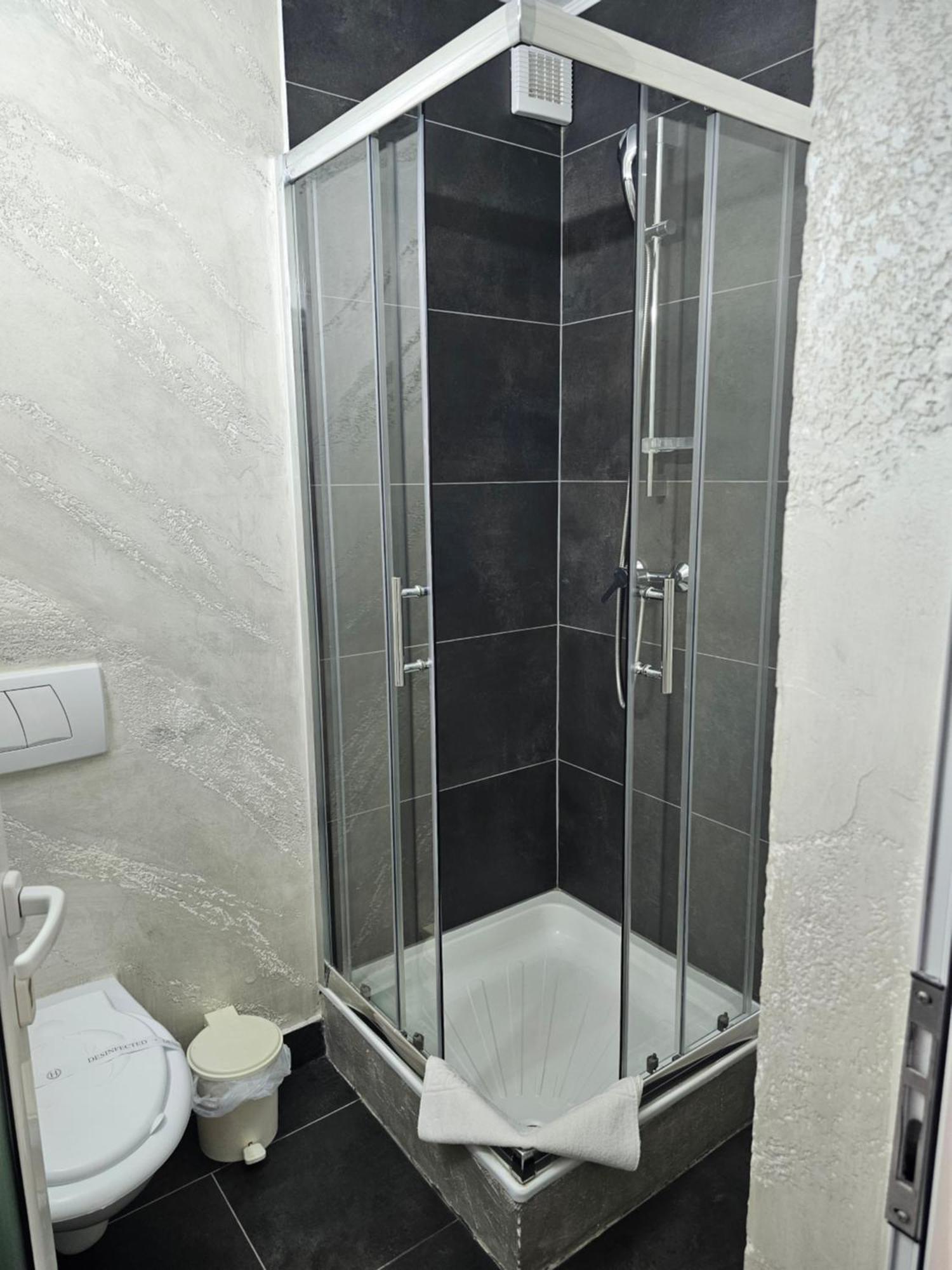 Palas Boutique Segesvár Szoba fotó