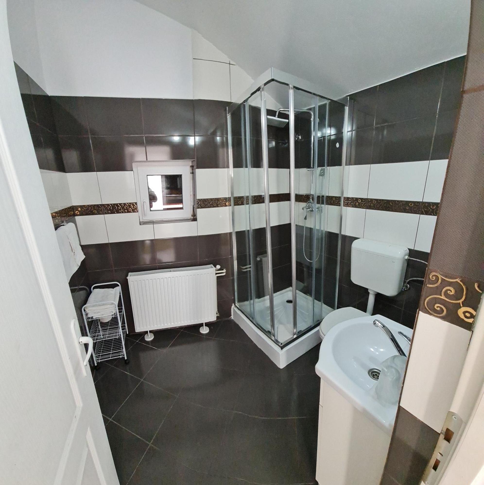 Palas Boutique Segesvár Szoba fotó